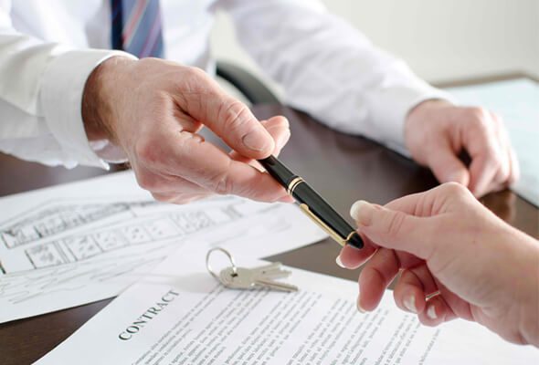 signing mortgage contract