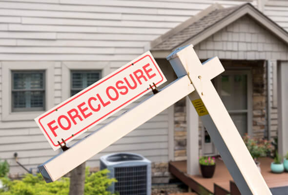 foreclose property